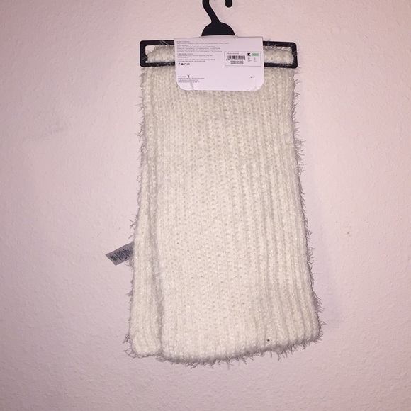 Scarf,hat matching set - Picture 2 of 2